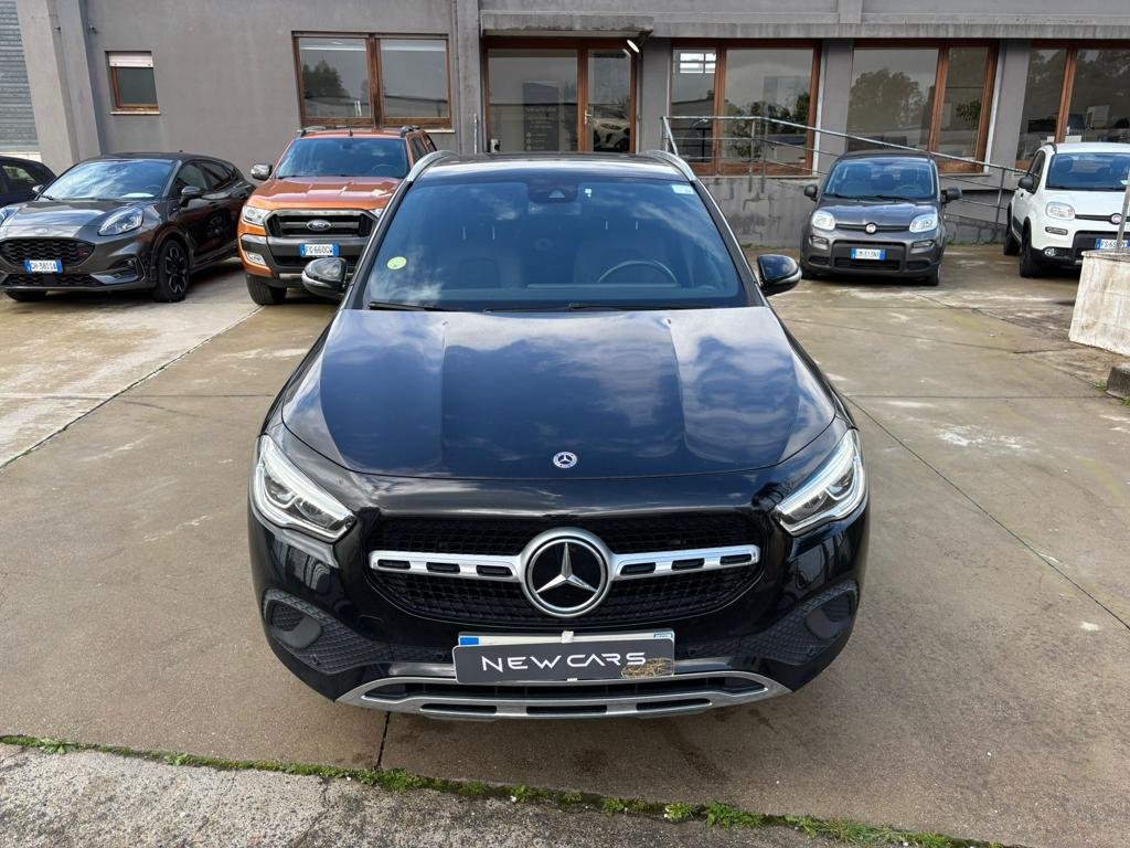 MERCEDES-BENZ GLA 200 D BUSINESS LINE DCT