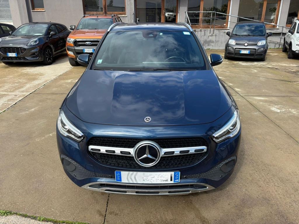 MERCEDES-BENZ GLA 200 D BUSINESS LINE DCT
